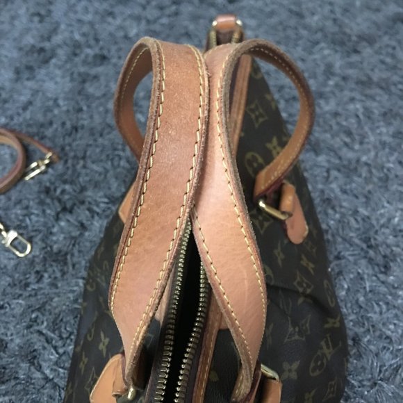 Gorgeous Louis Vuitton Palermo/Crossbody in Monogram - Picture 6 of 9